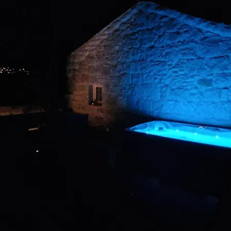 Viu2 Castle
