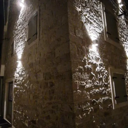 Villa Viu2 Castle *