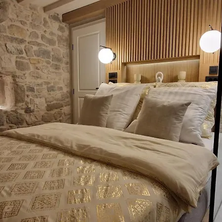 Villa Viu2 Castle *